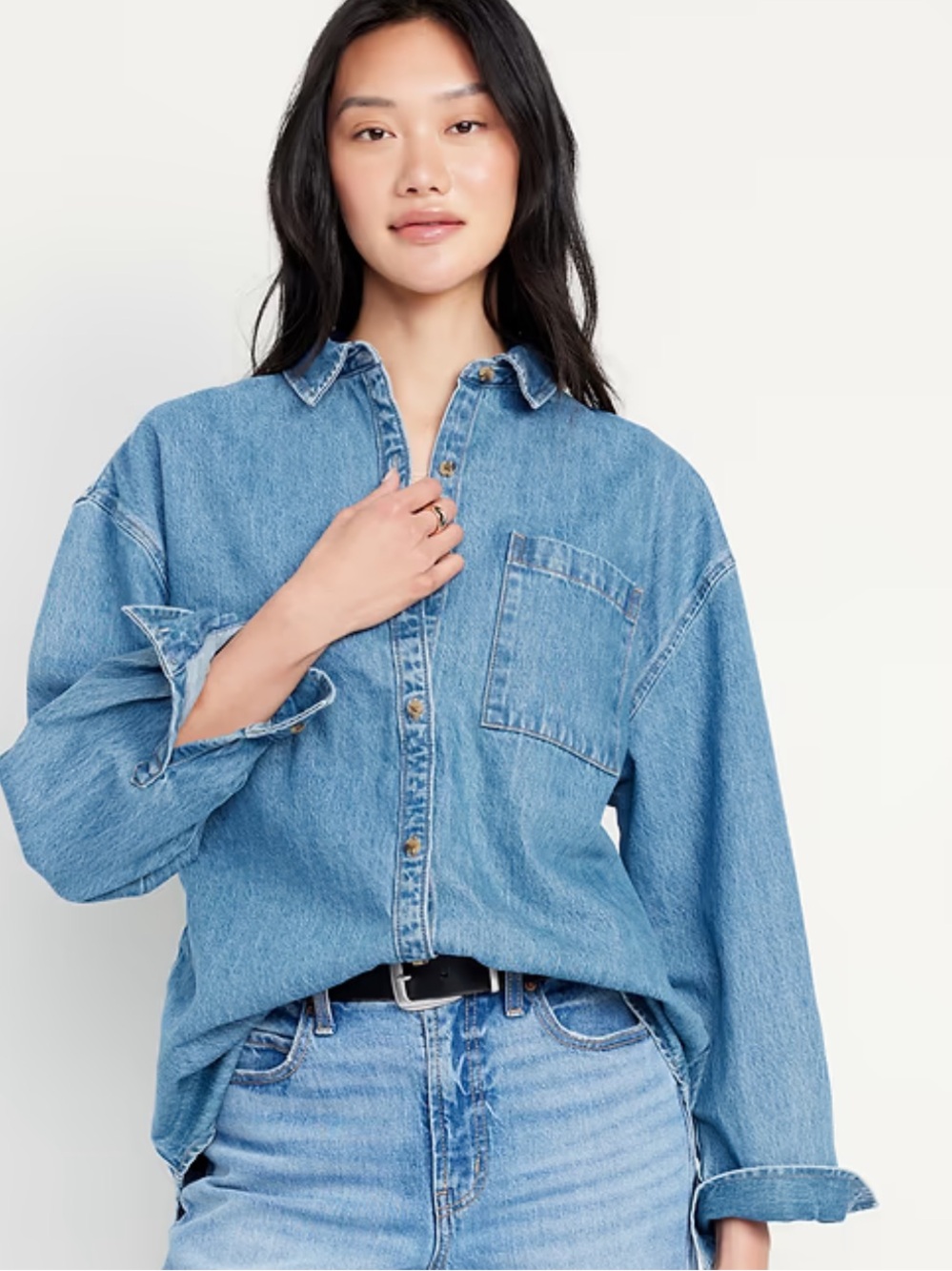 Old Navy Oversized Boyfriend Button-Down Jean Shirt in the shade Light Wash Sz S